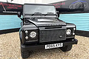 Used 2016 Land Rover 90 Defender Landmark Station Wagon Santorini Black - Interior and Exterior details 4