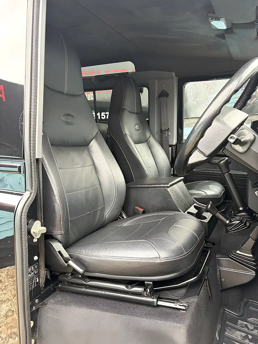 Used 2016 Land Rover 90 Defender Landmark Station Wagon Santorini Black - Interior and Exterior details 5
