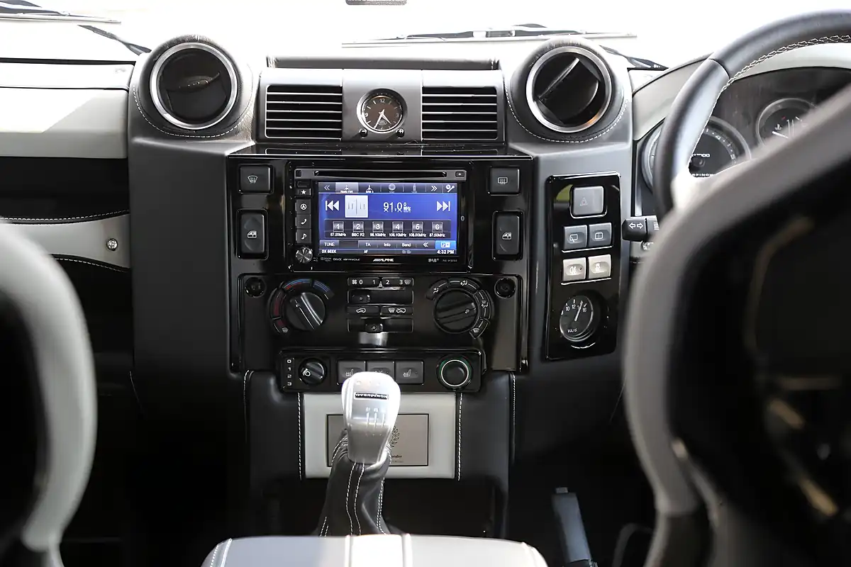 Used 2016 Land Rover Defender 90 Xs Black - Interior and Exterior details 12