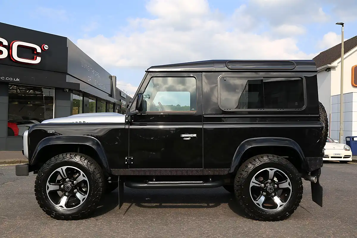 Used 2016 Land Rover Defender 90 Xs Black - Interior and Exterior details 6