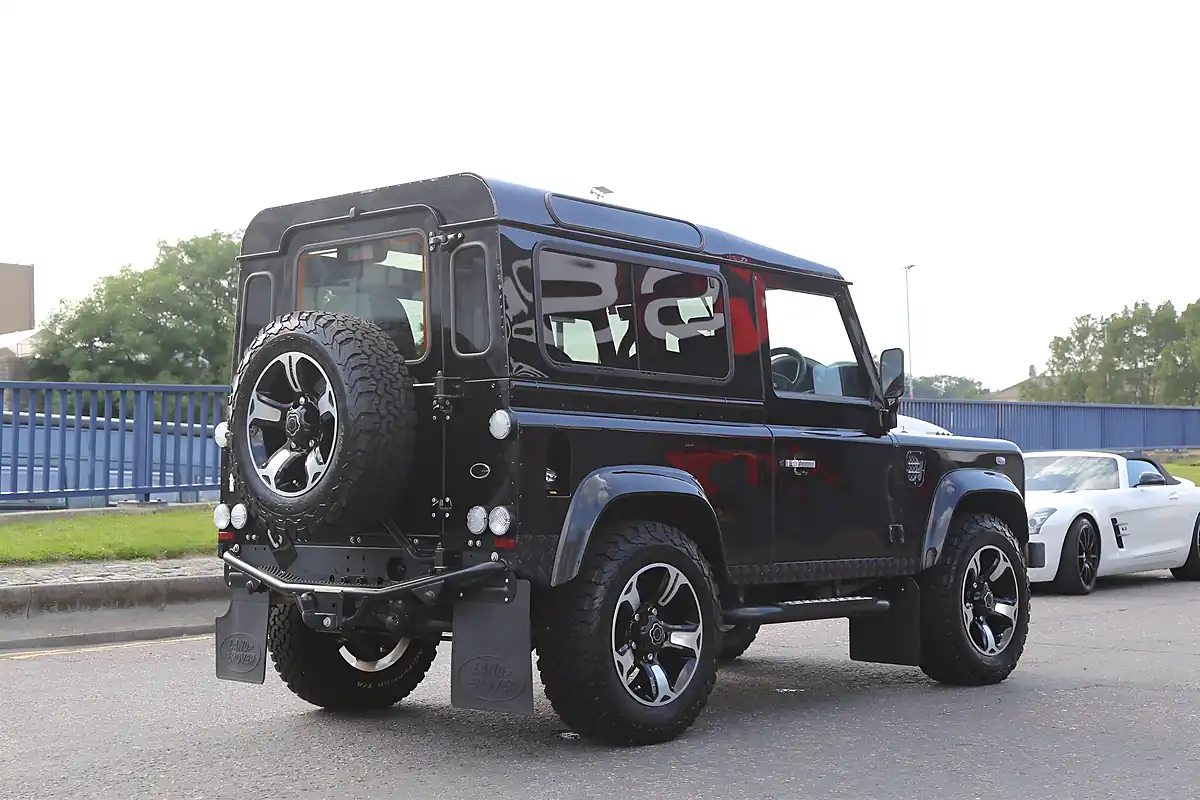 Used 2016 Land Rover Defender 90 Xs Black - Interior and Exterior details 8