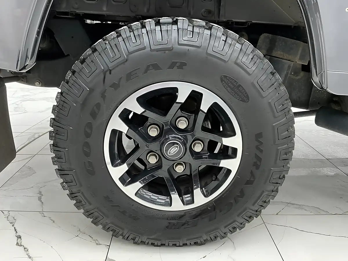 Used 2016 Land Rover Defender Adventure Station Wagon Double Cab Grey - Interior and Exterior details 19