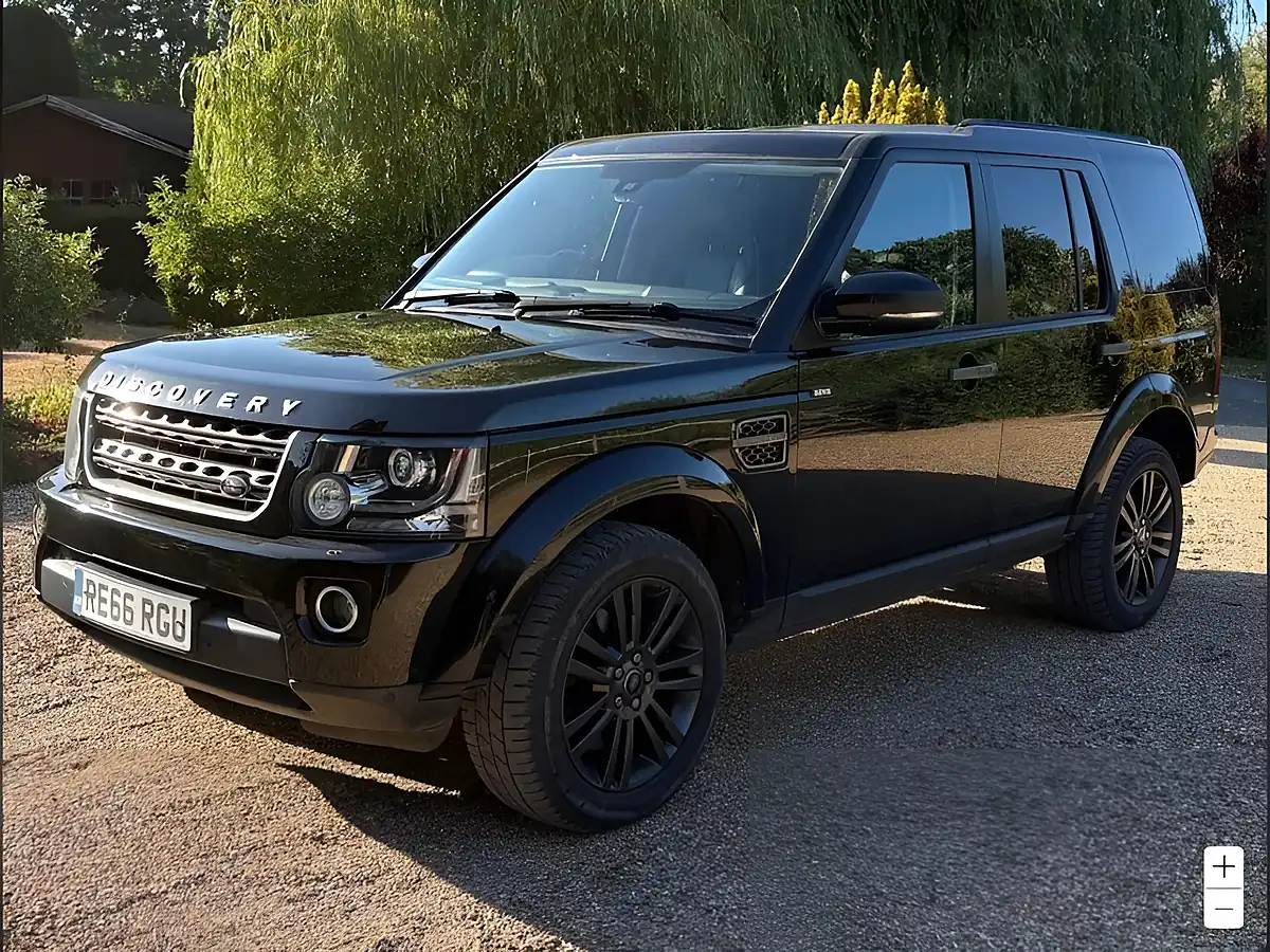 Used 2016 Land Rover Discovery 4 Graphite Black - Interior and Exterior details 2