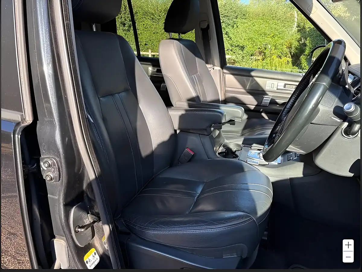 Used 2016 Land Rover Discovery 4 Graphite Black - Interior and Exterior details 6