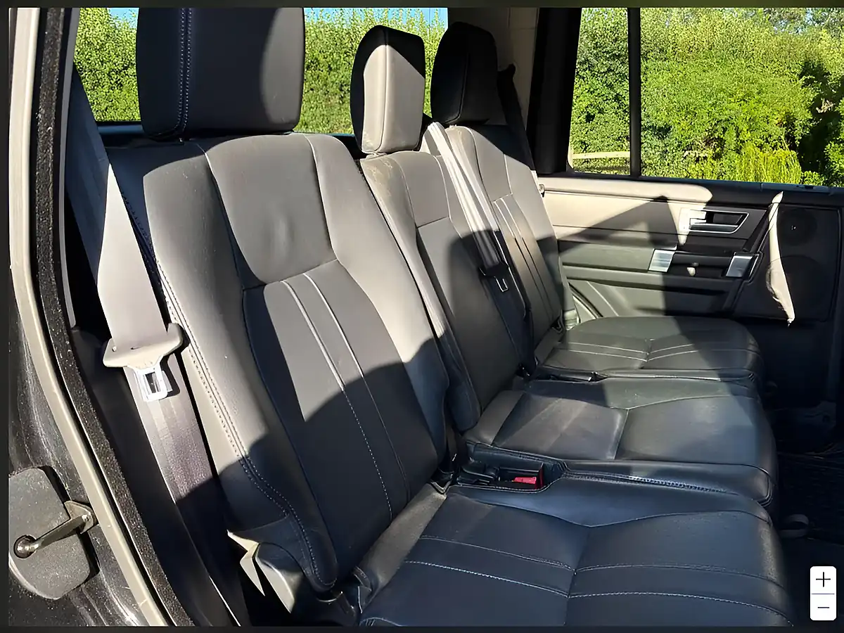 Used 2016 Land Rover Discovery 4 Graphite Black - Interior and Exterior details 7