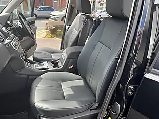 Used 2016 Land Rover Discovery 4 Graphite Santorini Black - Interior and Exterior details 13
