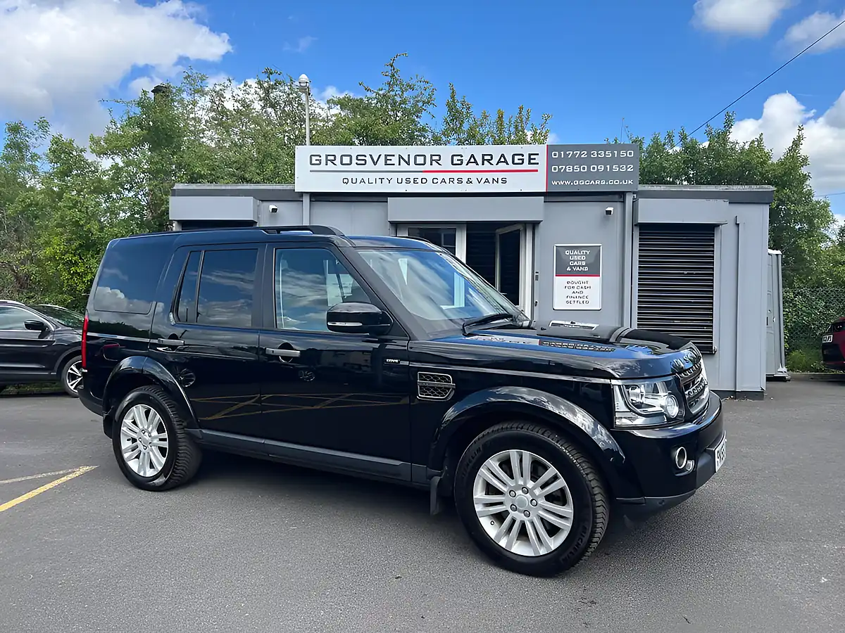 Used 2016 Land Rover Discovery 4 Graphite Santorini Black - Interior and Exterior details 8
