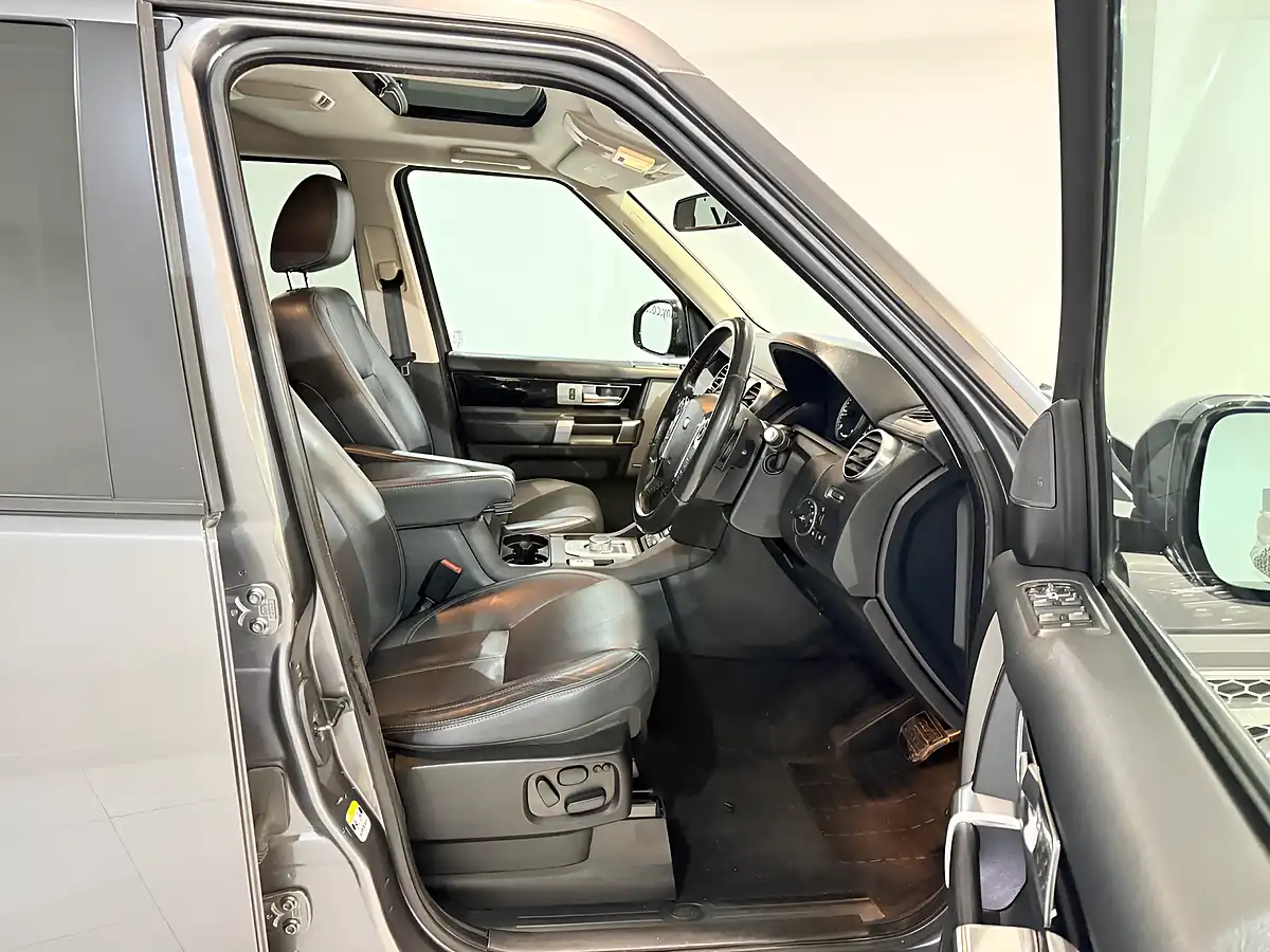 Used 2016 Land Rover Discovery 4 Hse Grey - Interior and Exterior details 17