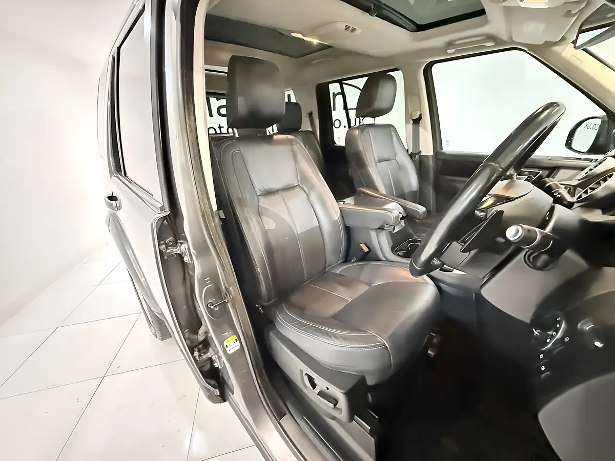 Used 2016 Land Rover Discovery 4 Hse Grey - Interior and Exterior details 19