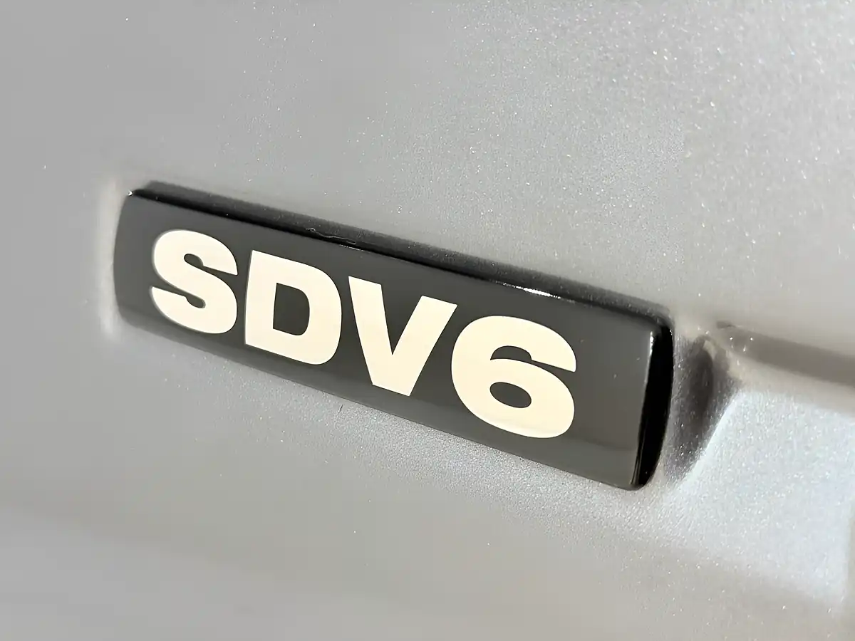 Used 2016 Land Rover Discovery 4 Hse Grey - Interior and Exterior details 5