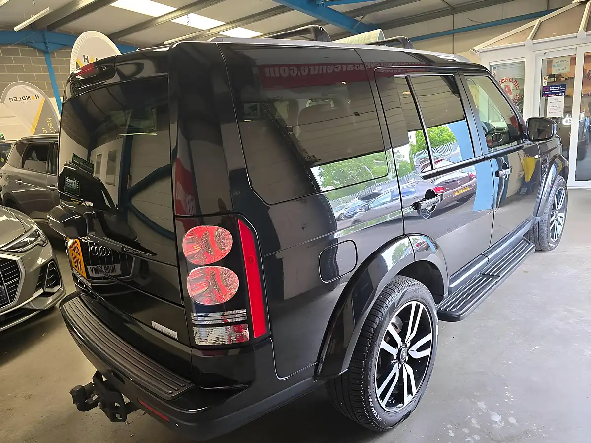 Used 2016 Land Rover Discovery 4 Landmark Black - Interior and Exterior details 11