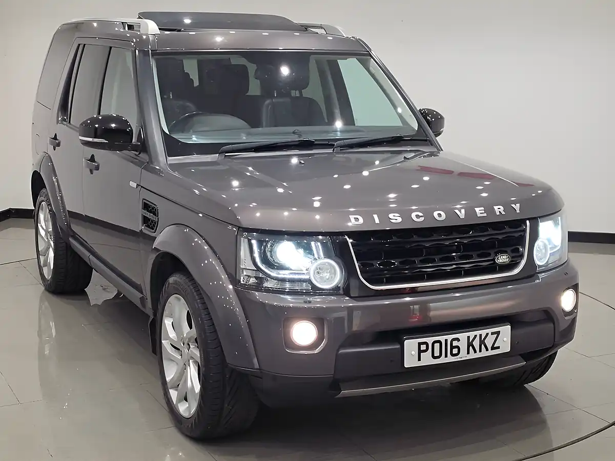 Used 2016 Land Rover Discovery 4 Landmark Grey - Interior and Exterior details 17