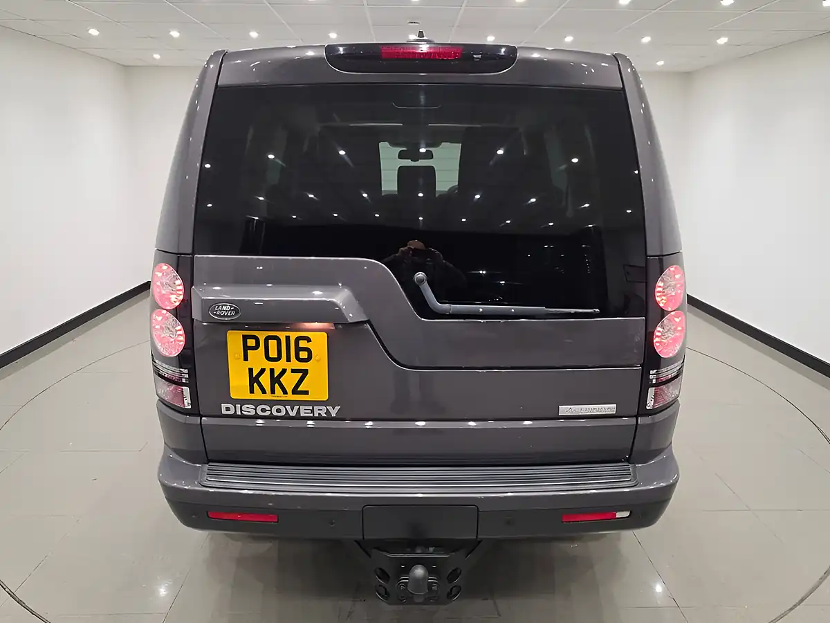 Used 2016 Land Rover Discovery 4 Landmark Grey - Interior and Exterior details 18