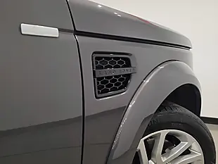 Used 2016 Land Rover Discovery 4 Landmark Grey - Interior and Exterior details 19