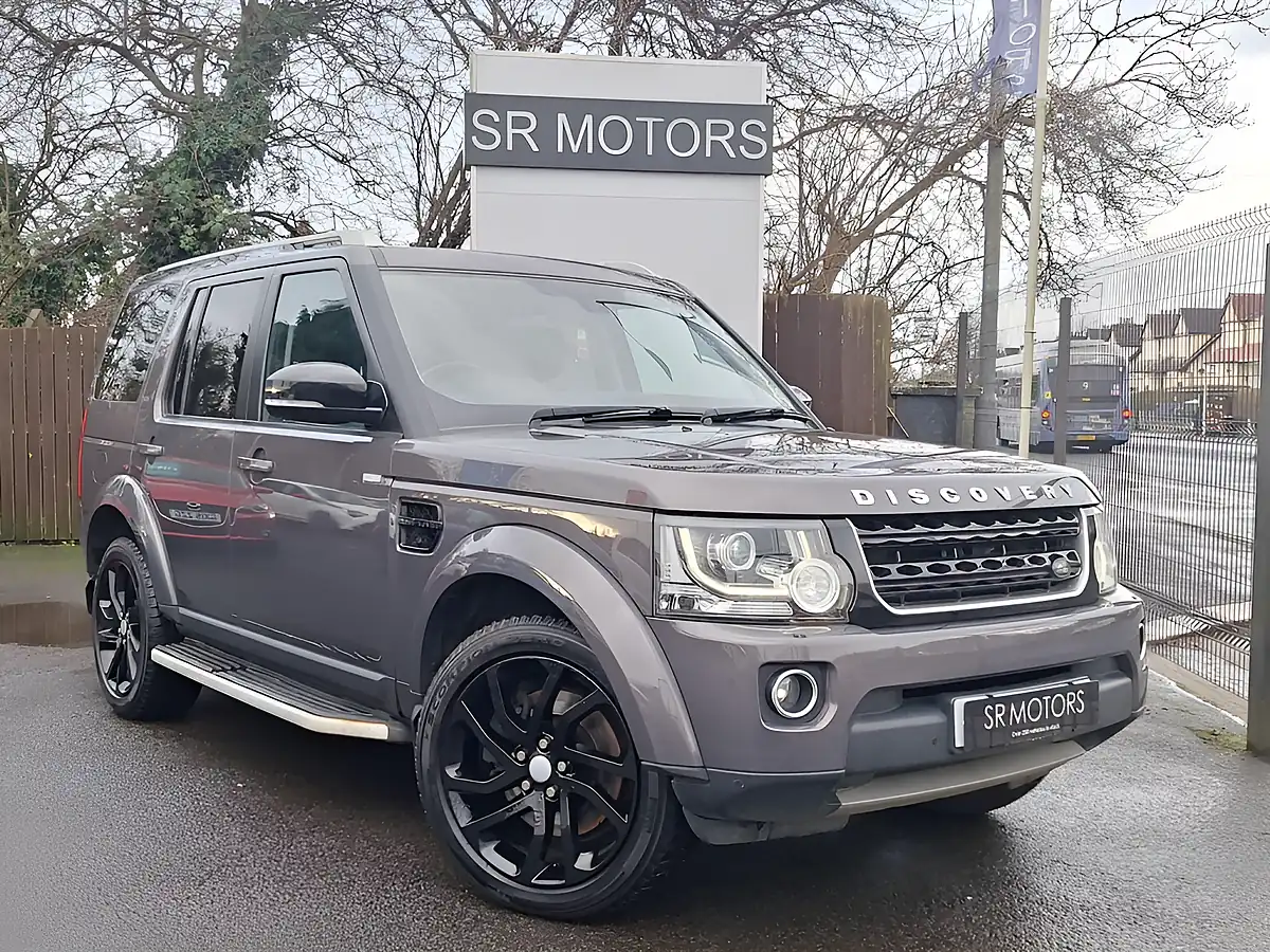 Used 2016 Land Rover Discovery 4 Landmark Grey - Front View