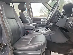 Used 2016 Land Rover Discovery 4 Landmark Grey - Interior and Exterior details 10
