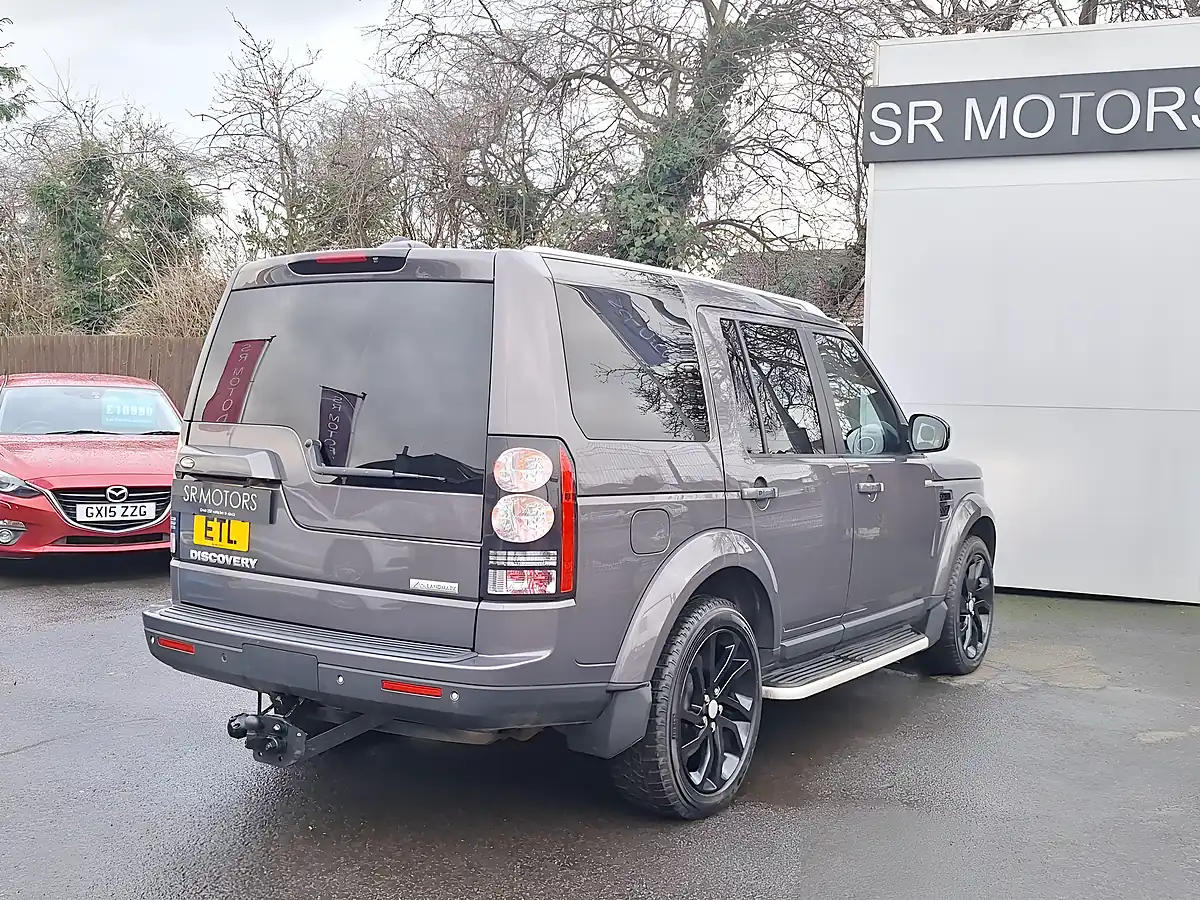 Used 2016 Land Rover Discovery 4 Landmark Grey - Interior and Exterior details 8