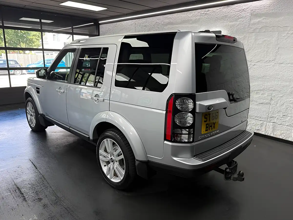 Used 2016 Land Rover Discovery 4 Landmark Silver - Interior and Exterior details 13