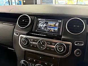 Used 2016 Land Rover Discovery 4 Landmark Silver - Interior and Exterior details 15