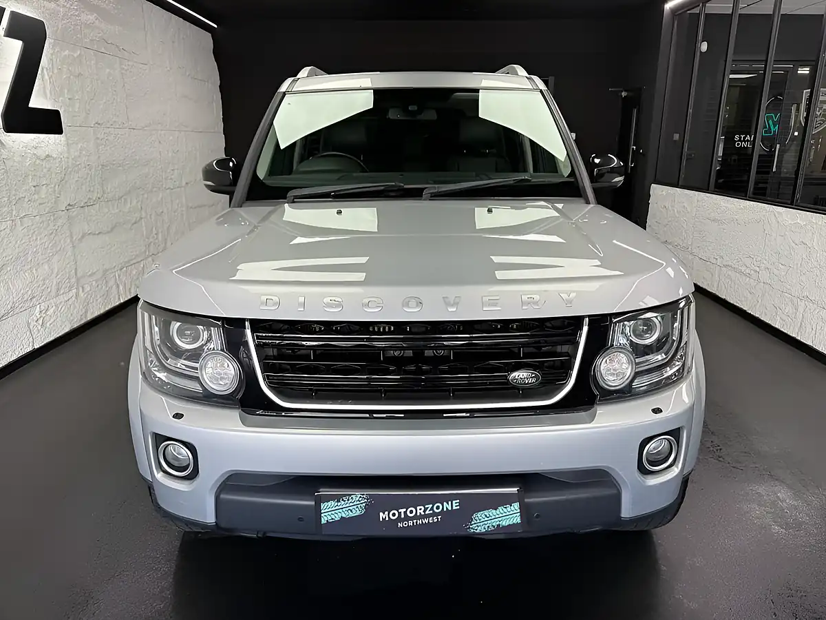Used 2016 Land Rover Discovery 4 Landmark Silver - Interior and Exterior details 4