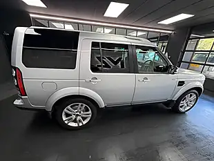 Used 2016 Land Rover Discovery 4 Landmark Silver - Interior and Exterior details 8
