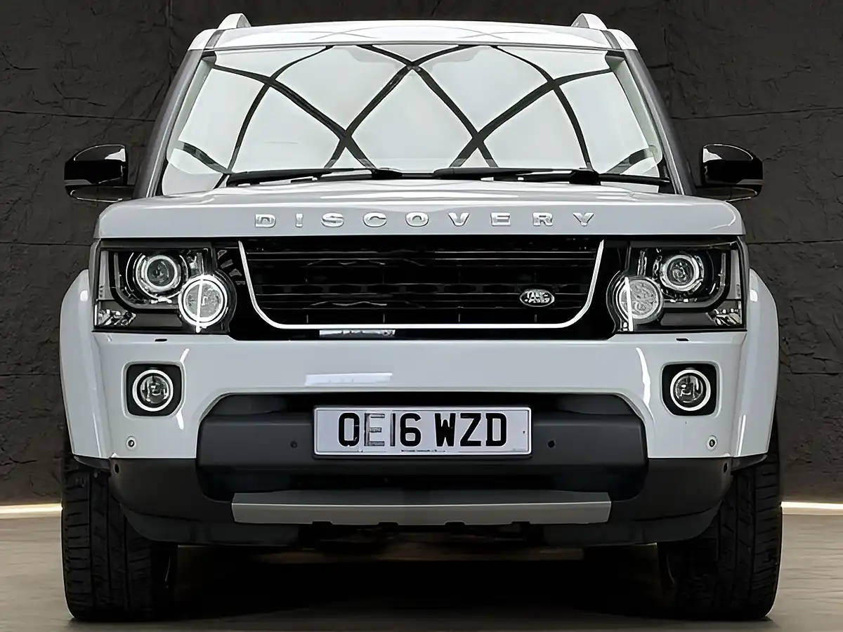 Used 2016 Land Rover Discovery 4 Landmark White - Interior and Exterior details 2