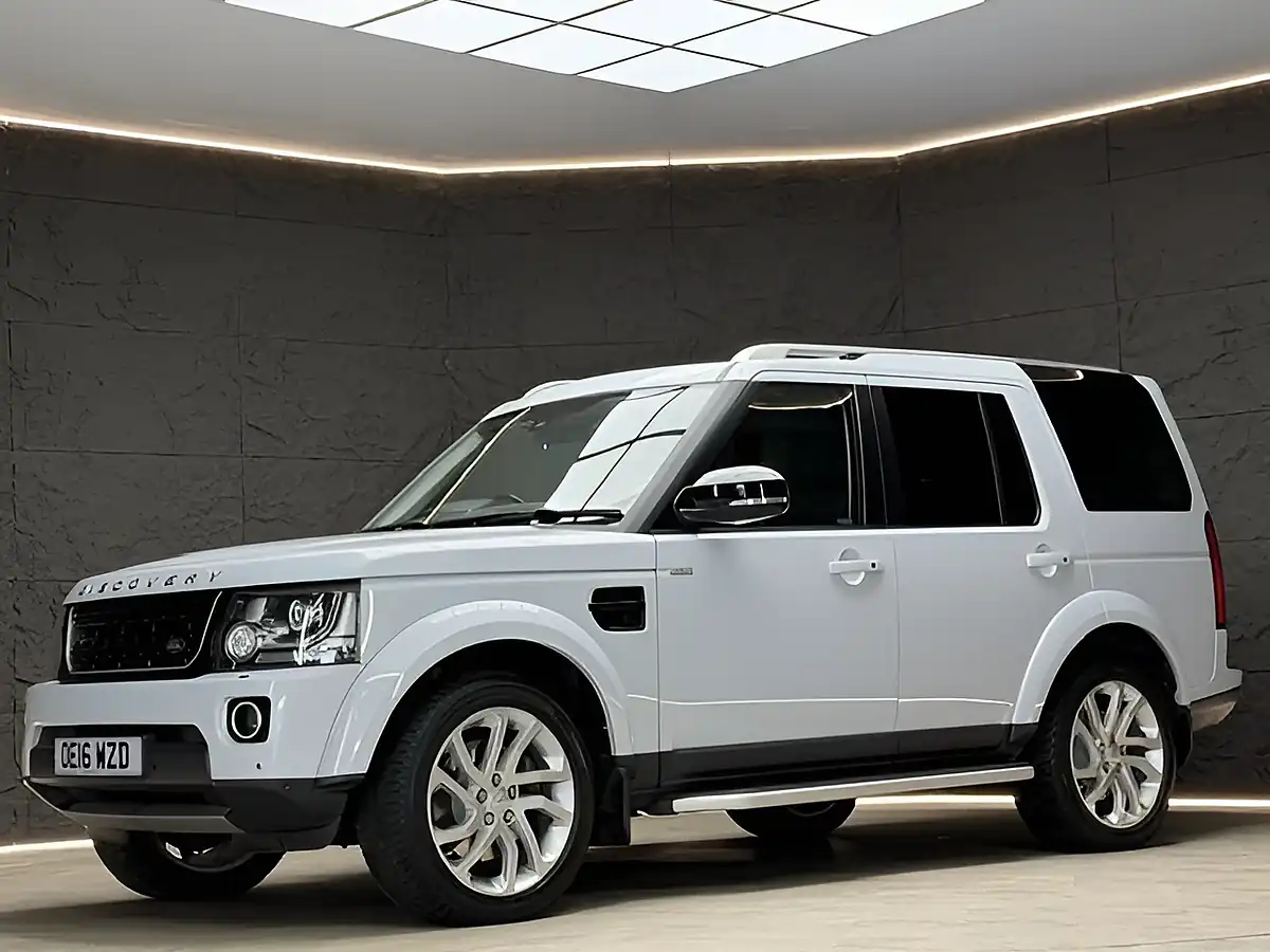 Used 2016 Land Rover Discovery 4 Landmark White - Interior and Exterior details 5
