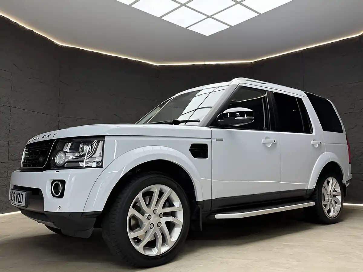 Used 2016 Land Rover Discovery 4 Landmark White - Interior and Exterior details 6