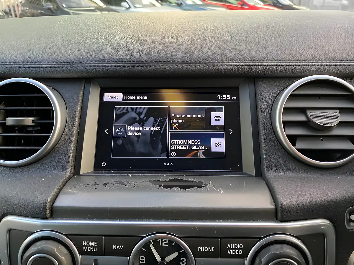 Used 2016 Land Rover Discovery 4 Se Black - Interior and Exterior details 18