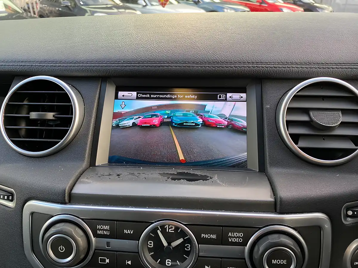 Used 2016 Land Rover Discovery 4 Se Black - Interior and Exterior details 19