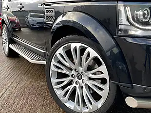 Used 2016 Land Rover Discovery 4 Se Black - Interior and Exterior details 2