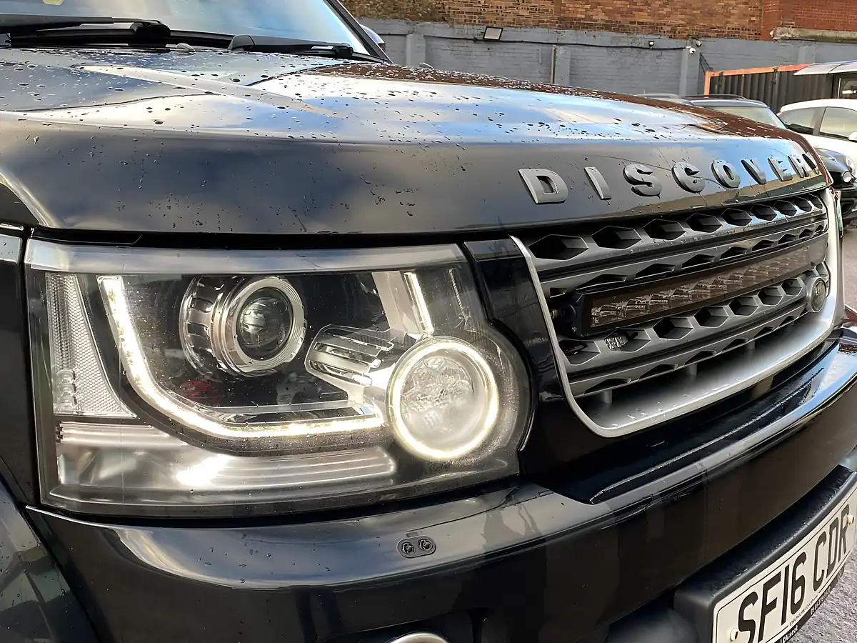 Used 2016 Land Rover Discovery 4 Se Black - Interior and Exterior details 3