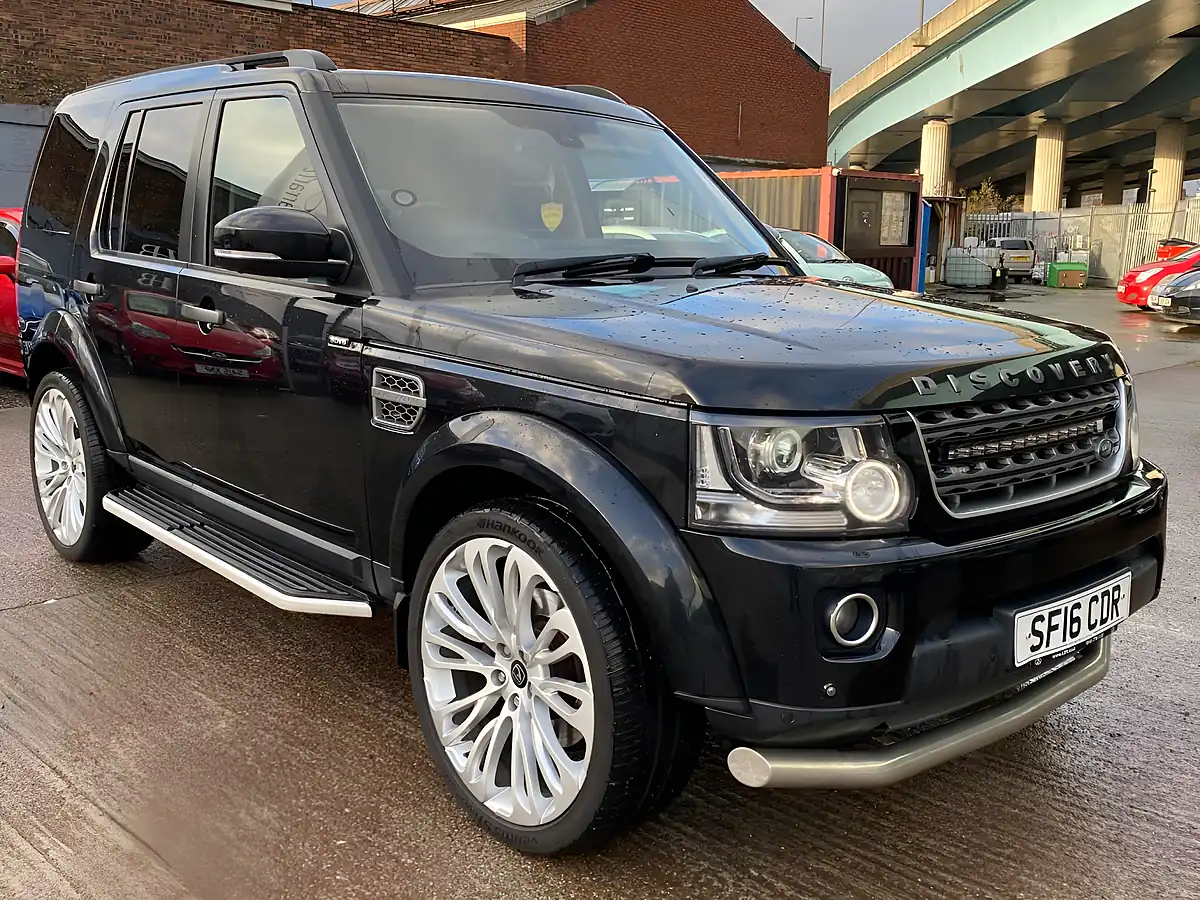 Used 2016 Land Rover Discovery 4 Se Black - Interior and Exterior details 5