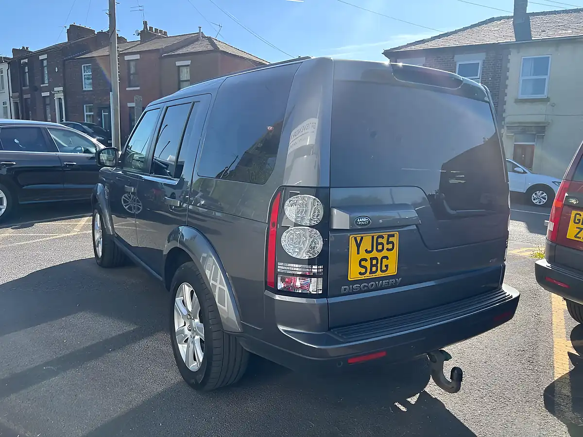 Used 2016 Land Rover Discovery 4 Se Tech Corris Grey - Interior and Exterior details 5
