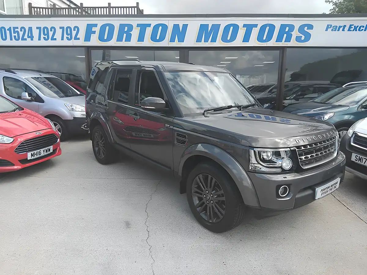 Used 2016 Land Rover Discovery Graphite Grey - Front View