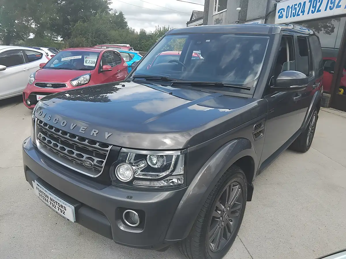 Used 2016 Land Rover Discovery Graphite Grey - Interior and Exterior details 4