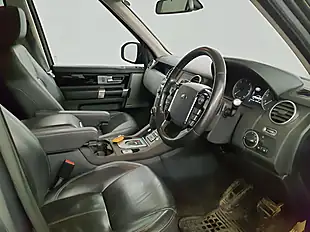 Used 2016 Land Rover Discovery Landmark Waitomo Grey - Interior and Exterior details 10