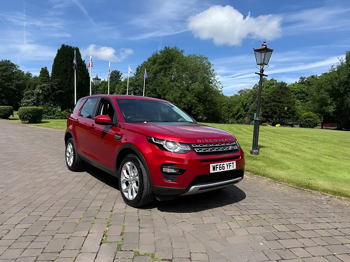 Used 2016 Land Rover Discovery Sport Hse 4WD Red - Front View