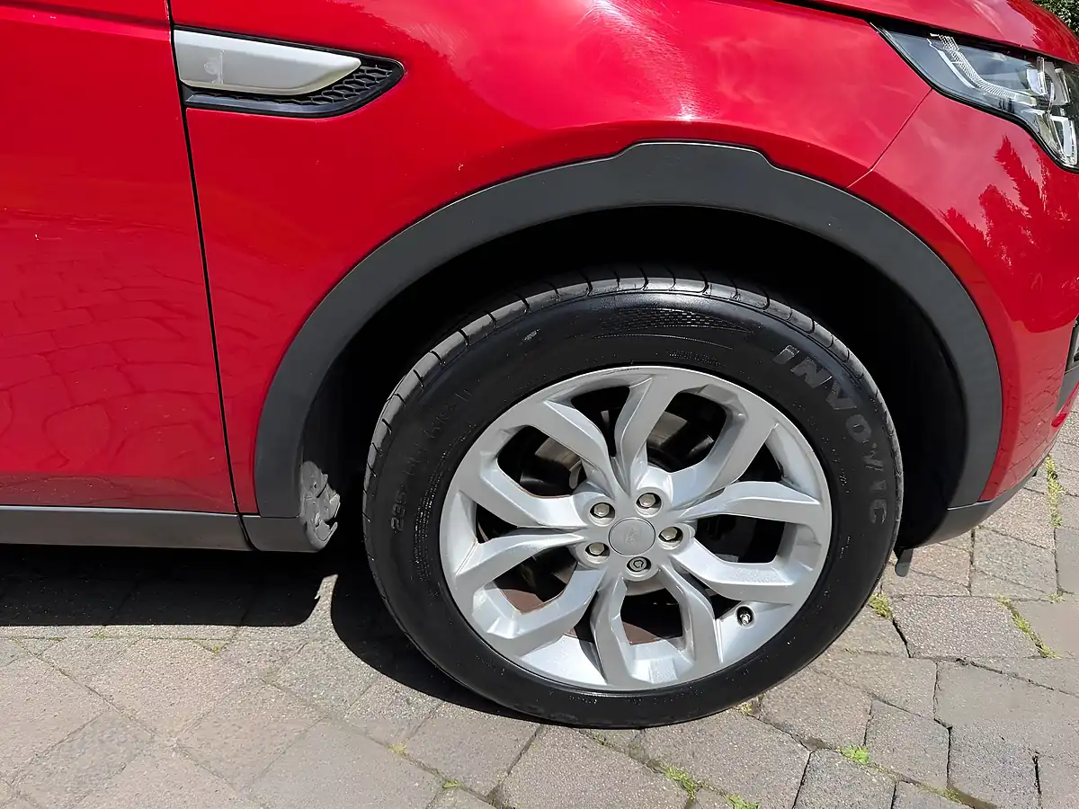 Used 2016 Land Rover Discovery Sport Hse 4WD Red - Interior and Exterior details 12
