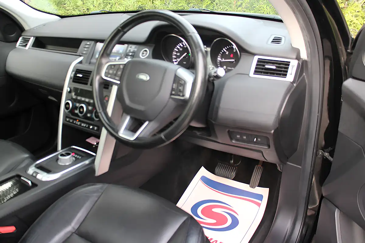 Used 2016 Land Rover Discovery Sport Hse Black Black - Interior and Exterior details 10
