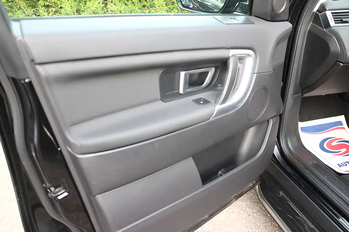 Used 2016 Land Rover Discovery Sport Hse Black Black - Interior and Exterior details 15