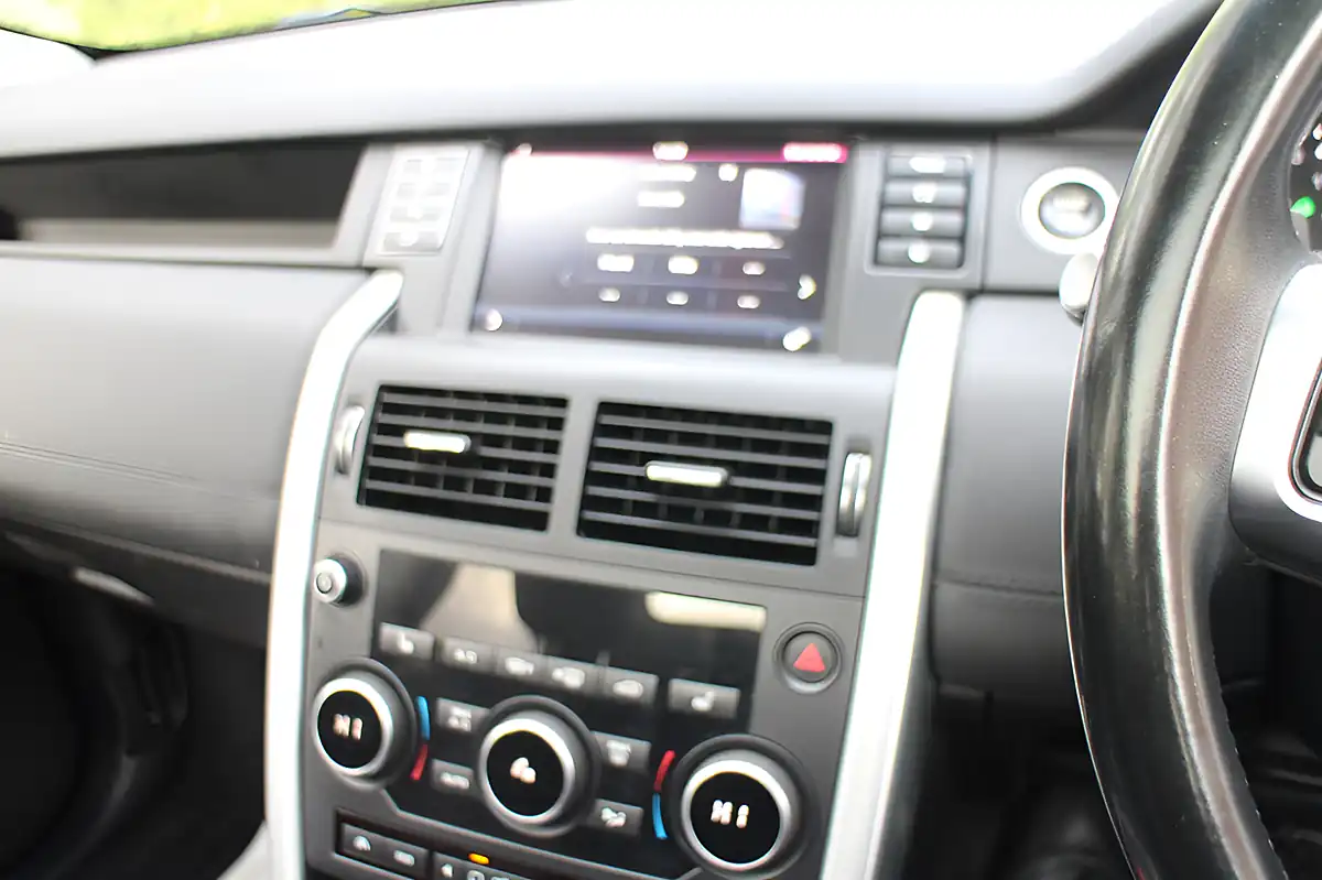 Used 2016 Land Rover Discovery Sport Hse Black Black - Interior and Exterior details 19