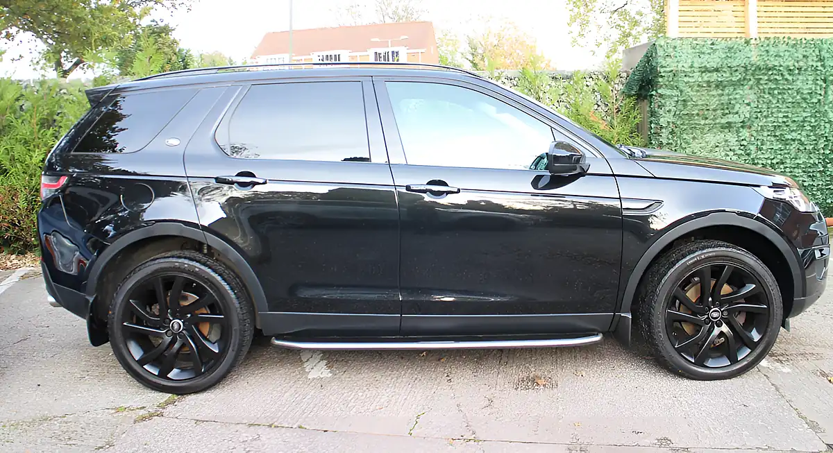 Used 2016 Land Rover Discovery Sport Hse Black Black - Interior and Exterior details 4