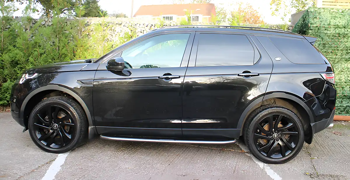 Used 2016 Land Rover Discovery Sport Hse Black Black - Interior and Exterior details 5