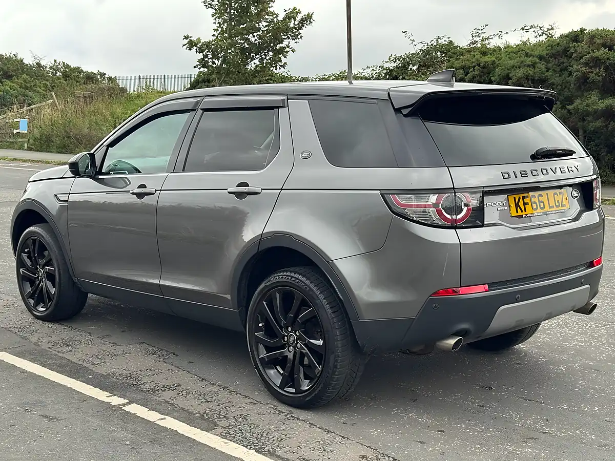Used 2016 Land Rover Discovery Sport Hse Black Corris Grey - Interior and Exterior details 5