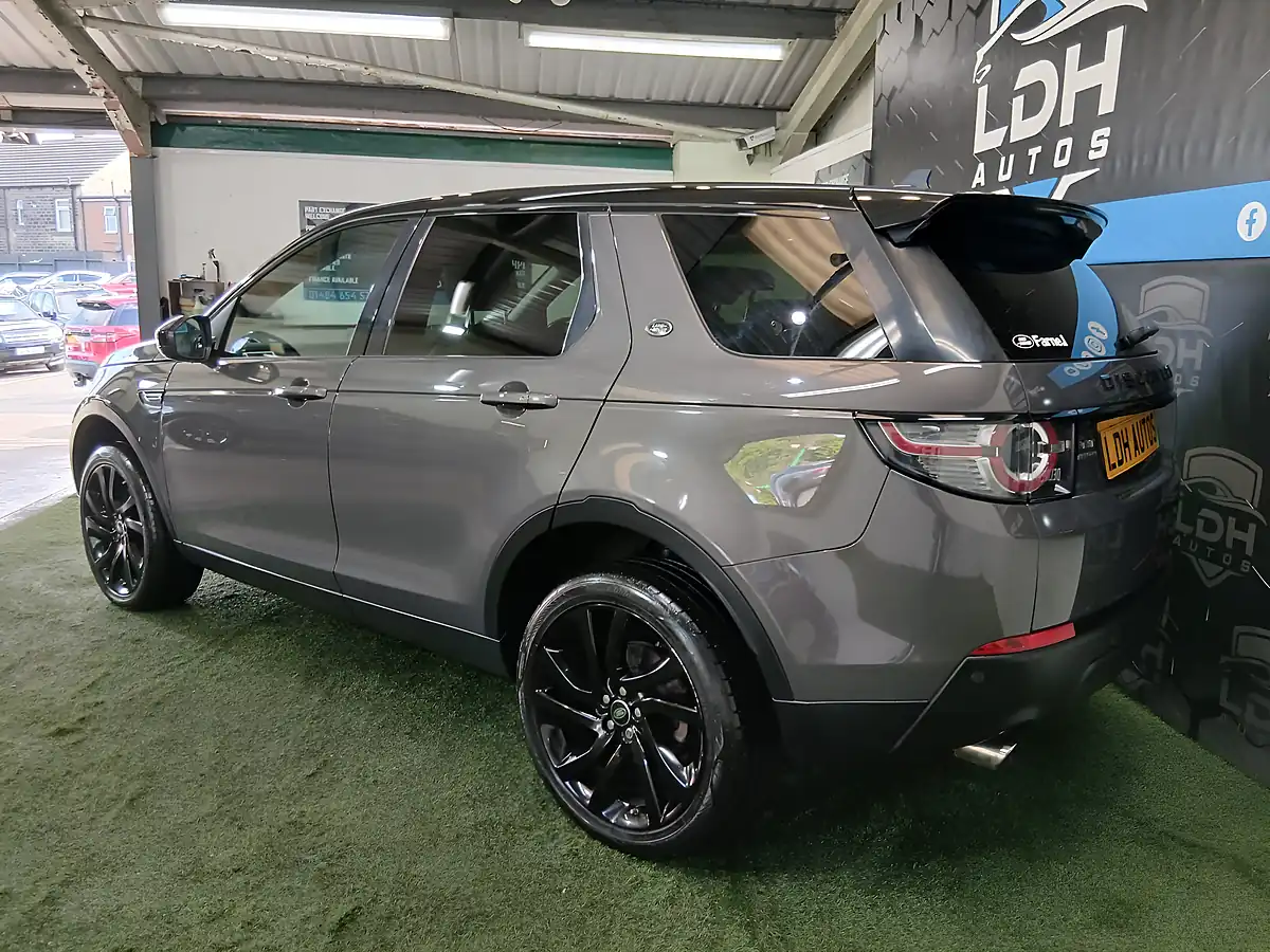 Used 2016 Land Rover Discovery Sport Hse Black Grey - Interior and Exterior details 5