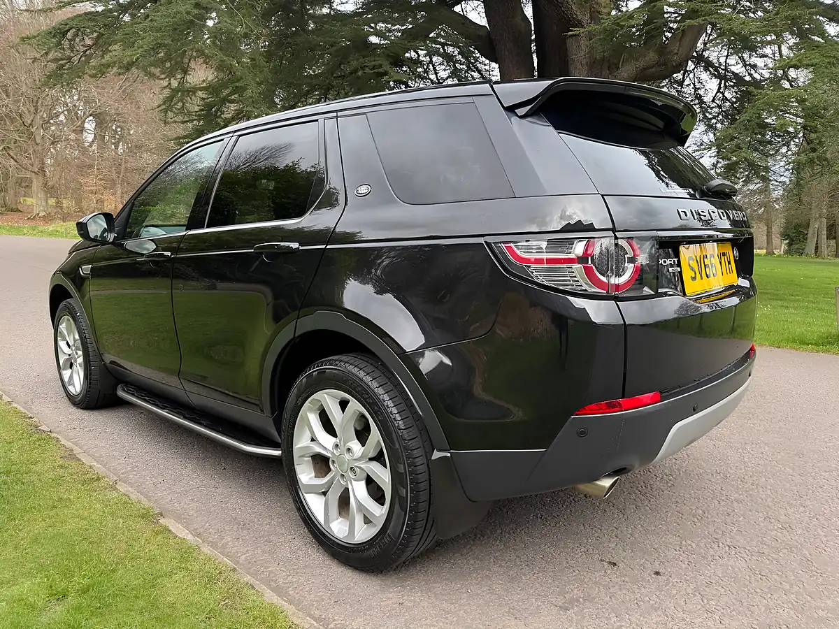 Used 2016 Land Rover Discovery Sport Hse Black - Interior and Exterior details 6