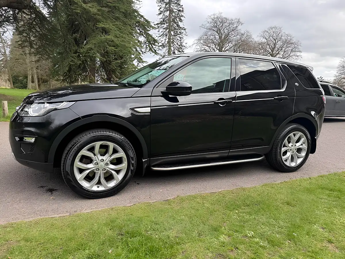 Used 2016 Land Rover Discovery Sport Hse Black - Interior and Exterior details 8