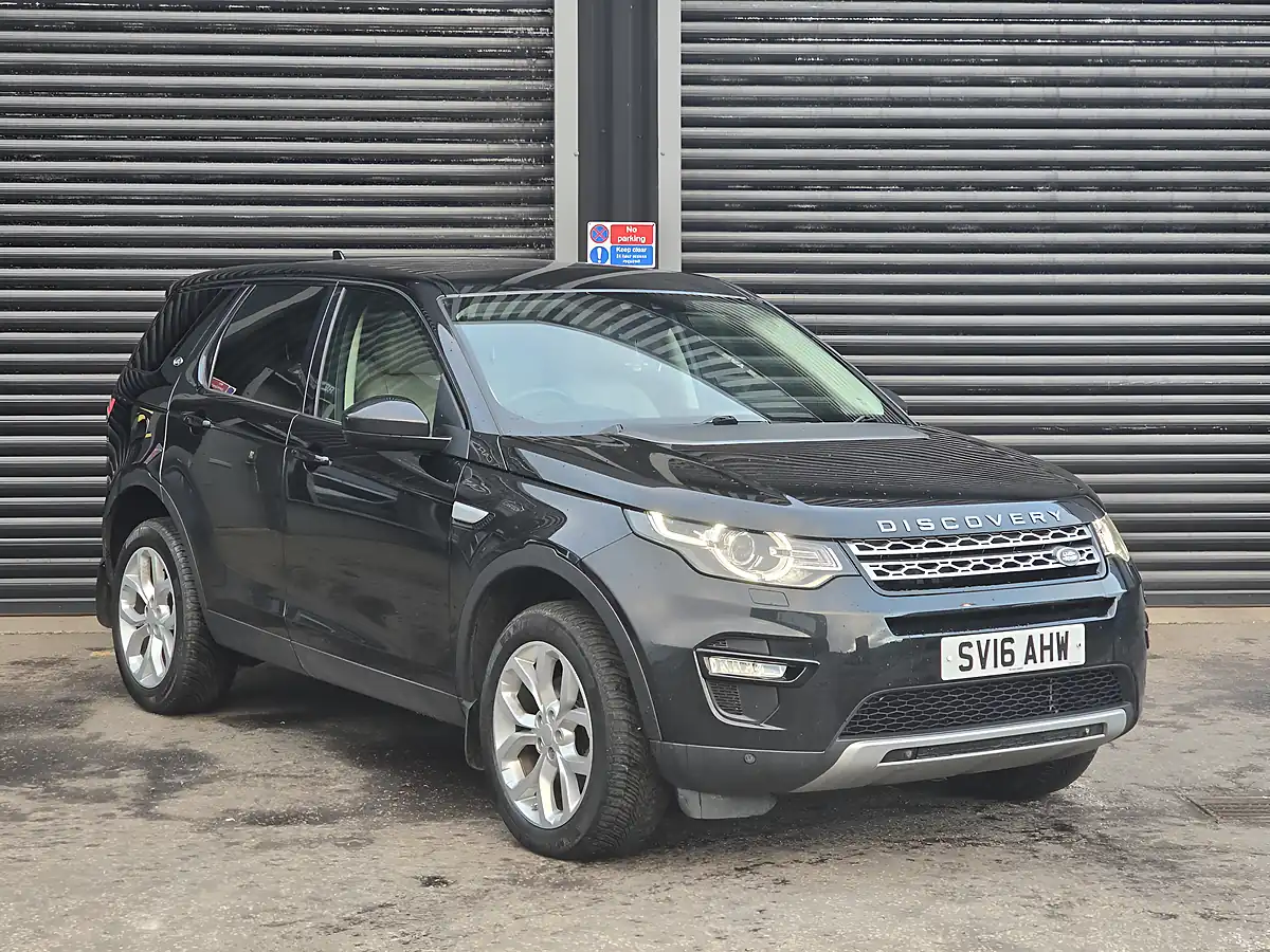 Used 2016 Land Rover Discovery Sport Hse Black - Front View