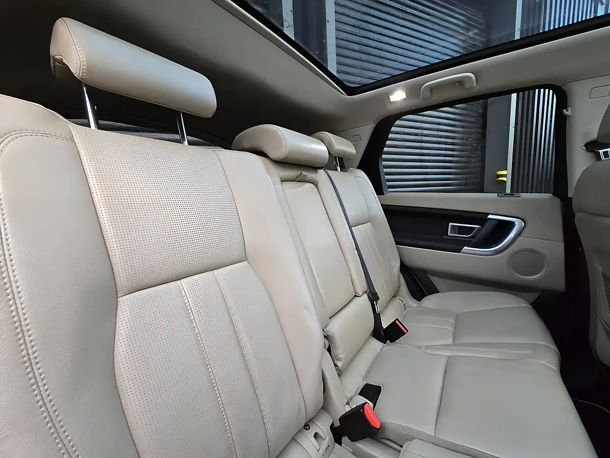 Used 2016 Land Rover Discovery Sport Hse Black - Interior and Exterior details 3